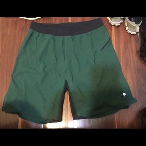 Lululemon mens green large shorts